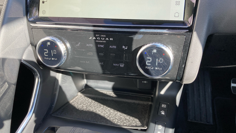 Jaguar E-Pace 1.5 P300e R-Dynamic SE 5dr Auto Estate